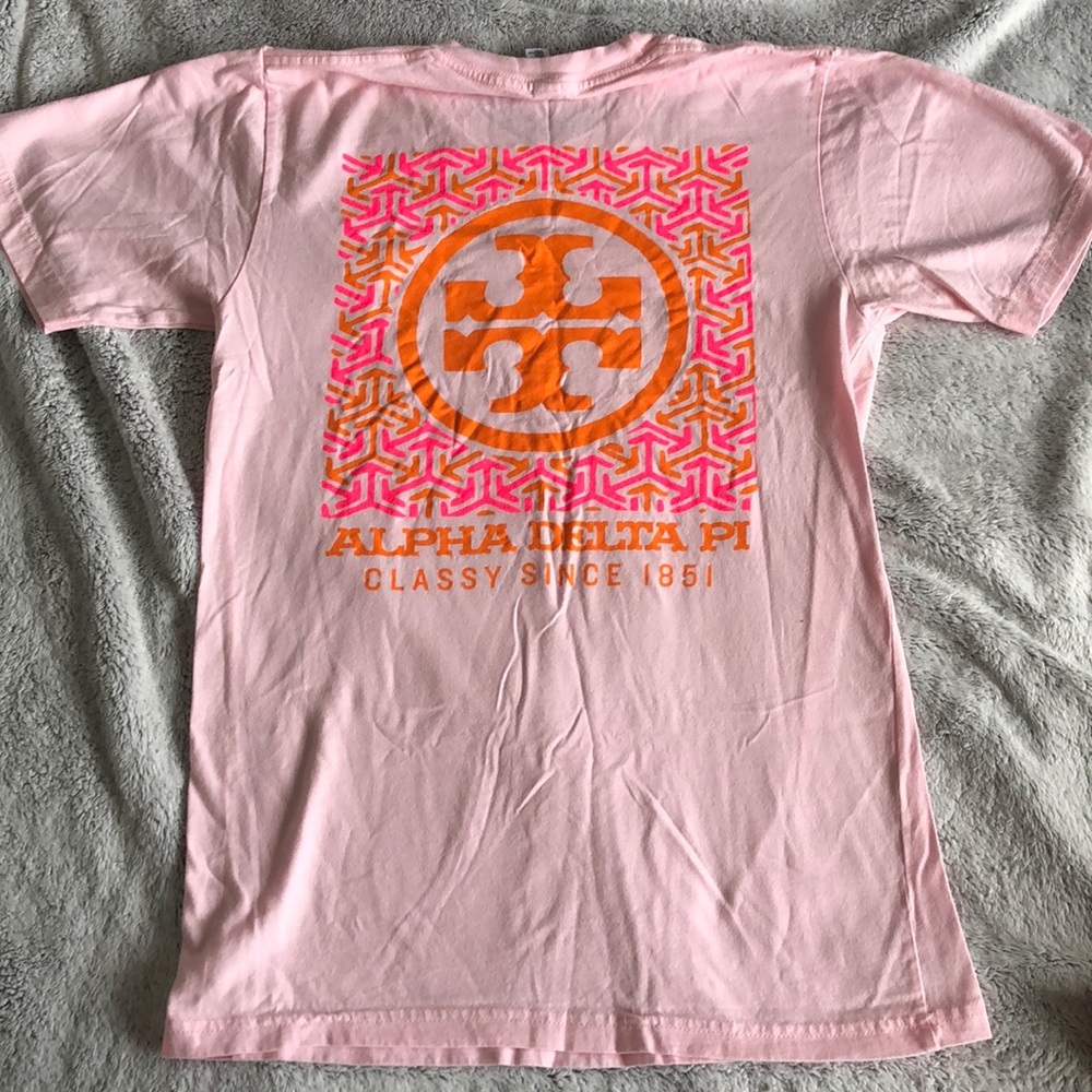 ADPi Tory Burch t-shirt